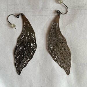 Metal feather earrings